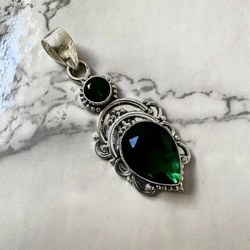 Silver green rhinestone pendant